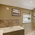 2 Bed In Oc-93162 *