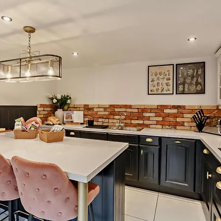 2 Bed In Oc-93162 Holiday home Leyburn