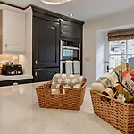 בית נופש 2 Bed In Oc-93162 לייבורן