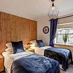 2 Bed In Oc-93162 לייבורן